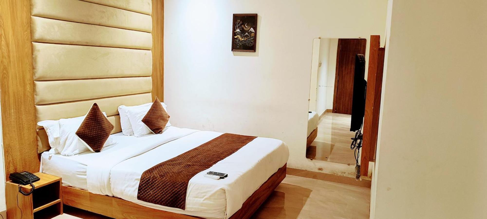 Yashraj Hotel